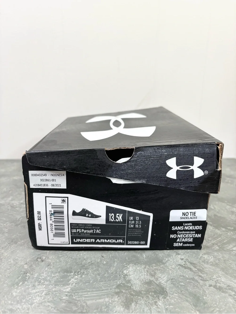 Under Armour Boys Pursuit 2 black white sneaker athletic no tie size 13.5